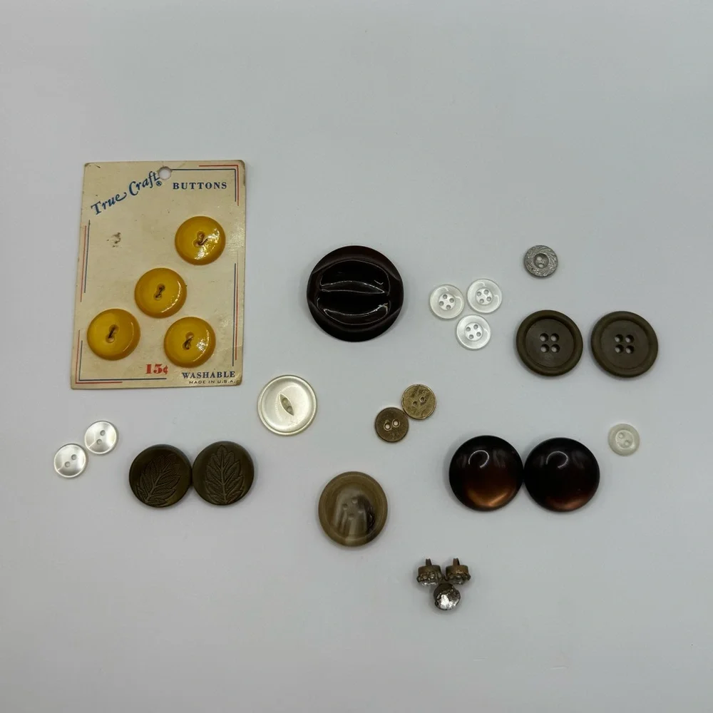 VINTAGE Metal Plastic MOP & Crystal Buttons - Lot of 25 - Picture 3 of 17